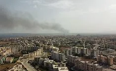 Siracusa, incendio a Lido Sacramento: diverse famiglie evacuate. Il video
