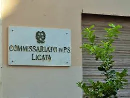 Licata, pistola clandestina nascosta sotto il materasso: arrestato un trentottenne