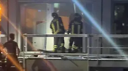 Lentini, nella notte fanno saltare il bancomat in pieno centro: caccia alla banda