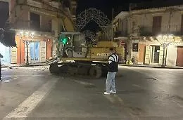 Sortino, due bancomat asportati nella notte: un mezzo pesante per bloccare la strada