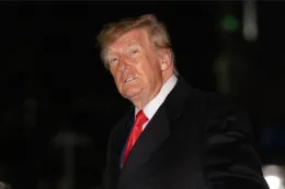 L'ultima di Trump: &laquo;Voglio un oceano ribattezzato America o col mio nome&raquo;
