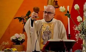 Addio a padre Carlo D'Antoni, il prete dell'accoglienza