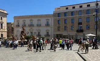 Task force contro le guide turistiche abusive: quasi 60mila euro di sanzioni a Siracusa