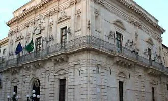 Scherma a Siracusa, Palazzo Vermexio: "Nessun abbandono, il Club Scherma Siracusa ha rinunciato alla palestra"