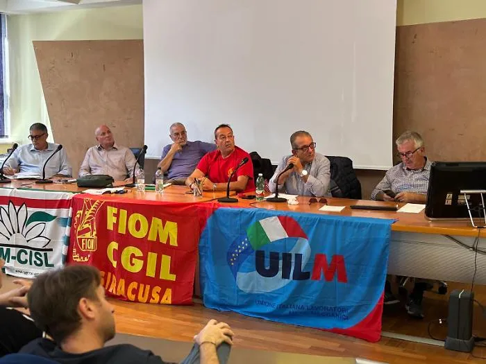 Petrolchimico Siracusa in bilico, i sindacati: "ora basta attese"