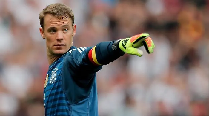 Manuel Neuer in vacanza tra Pachino e Marzamemi