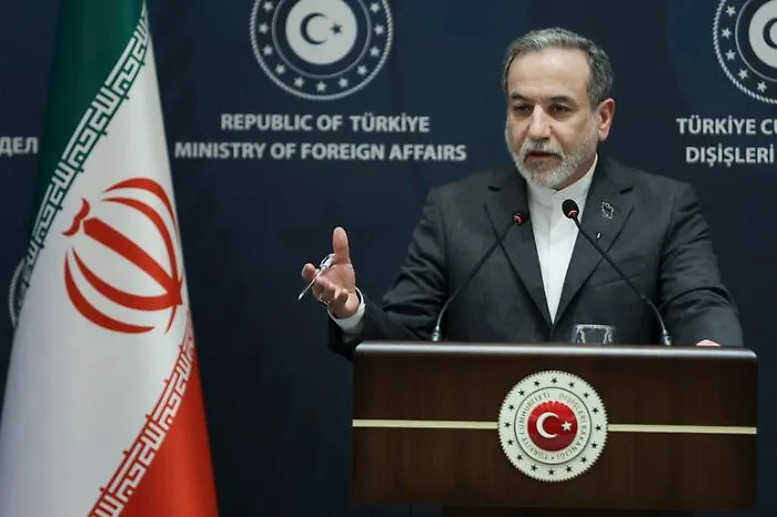 &laquo;Il ministro degli esteri iraniano ha chiesto asilo negli Usa&raquo;, le voci su Araqchi che agitano i corridoi di New York