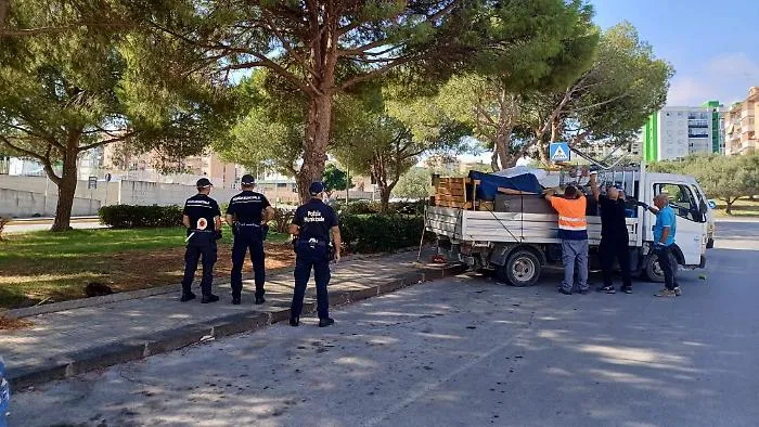 Siracusa, sgomberata la pineta di via Foti: rimossi rifiuti e materiali ingombranti