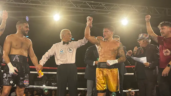 Boxe: Salvatore "Occhi di Tigre" sul tetto d'Europa, il campione catanese fa sua la cintura Wbc Mediterranean